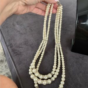 BLACK FRIDAY SALE 🖤🖤🖤. For that Grandmom/MumMum/Mom. 3 Strand Pearl Necklace